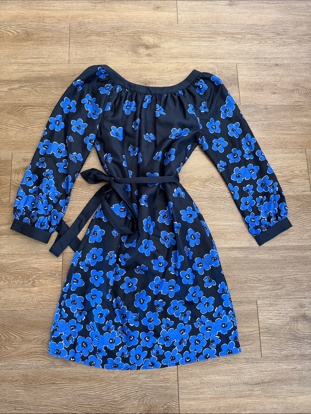 Vineyard Vines Silk dress size 6 Blue Floral Belted Women's Dress